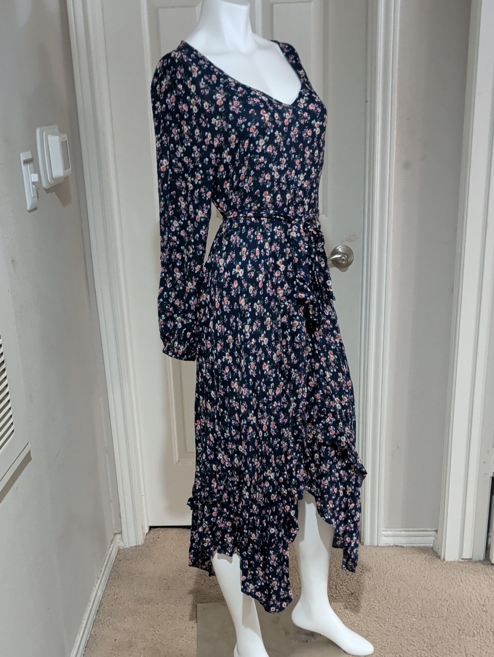 Mia Joy Floral Midi Tie-Waist Dress in Navy with Pink Accents Women's Medium